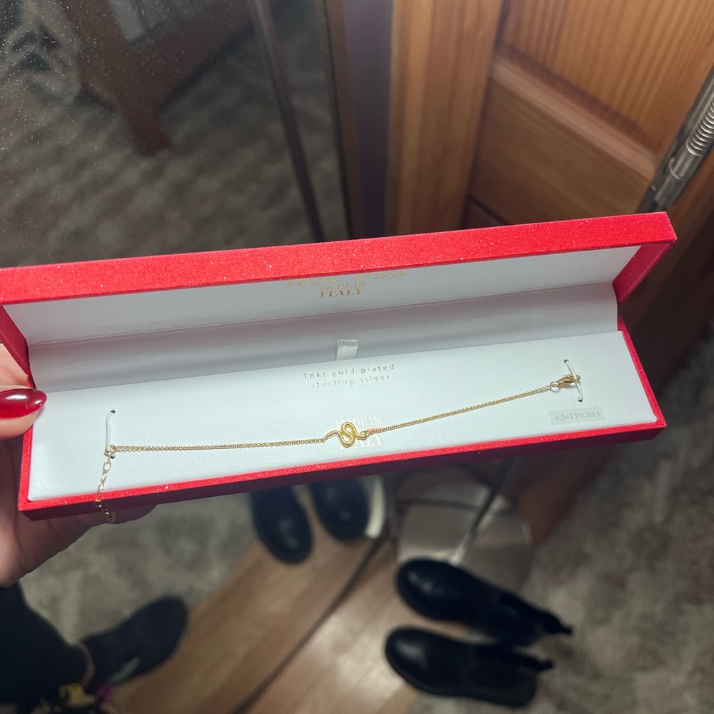 Gold bracelett